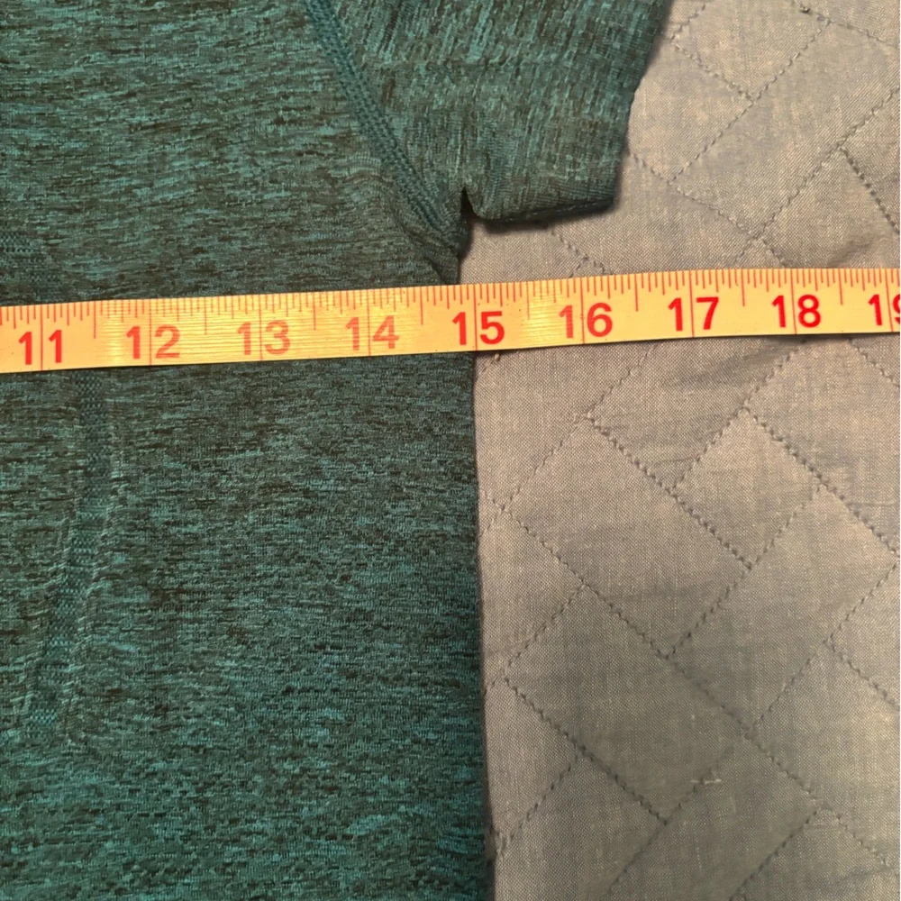 Lululemon shirt - Picture 2 of 5